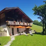 Aux Fermes De La Croix, Maison D'hotes,