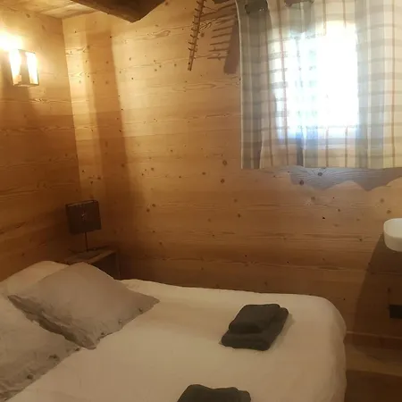 Guest house Aux Fermes De La Croix, Maison D'hotes,